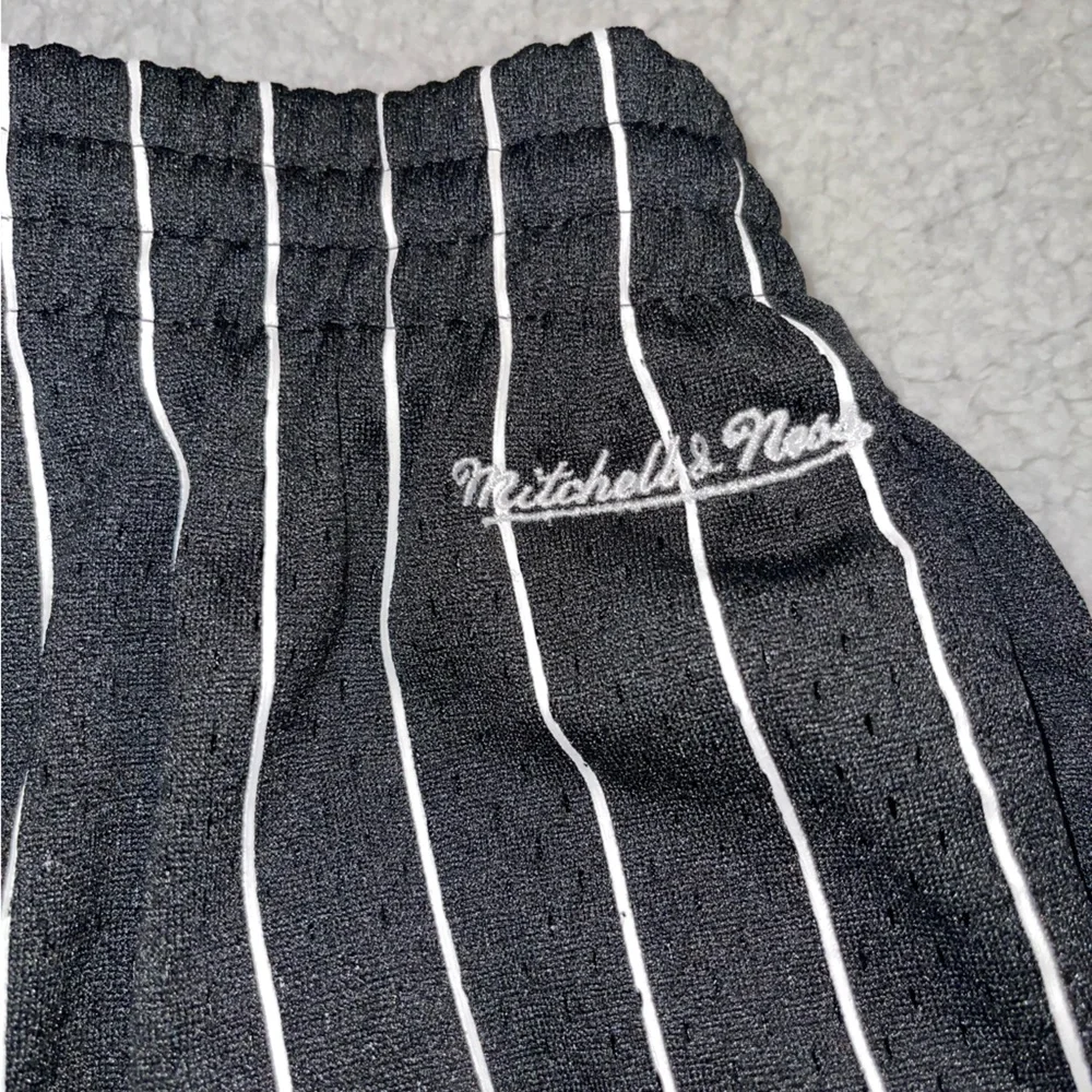 Woman's Shorts Mitchell & Ness NBA Jump Shot Short Orlando Magic Small MSRP‎ $80 - Picture 6 of 12